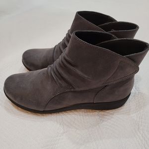 Clarks Wide Cloudsteppers Sillian Sway 